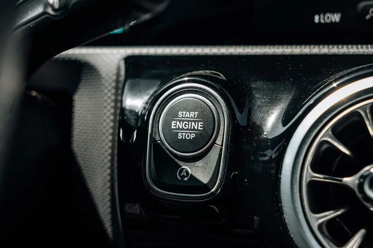 Mercedes-Benz CLA photo 35