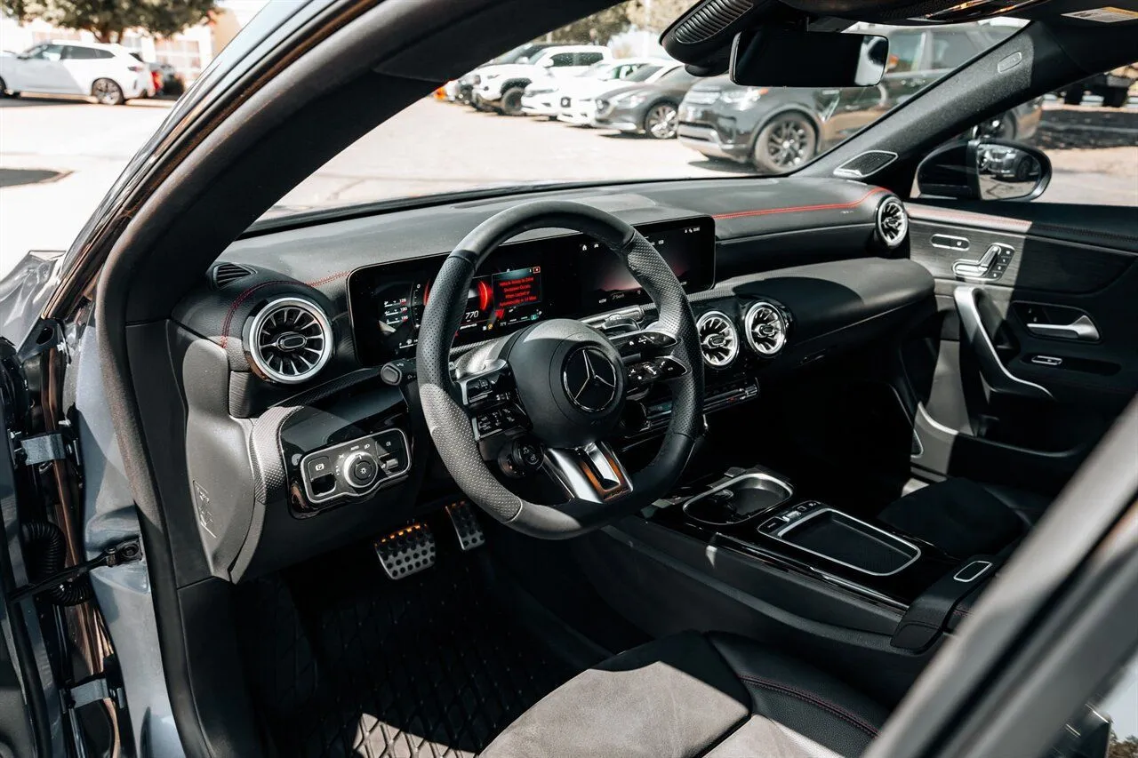Mercedes-Benz CLA photo 21
