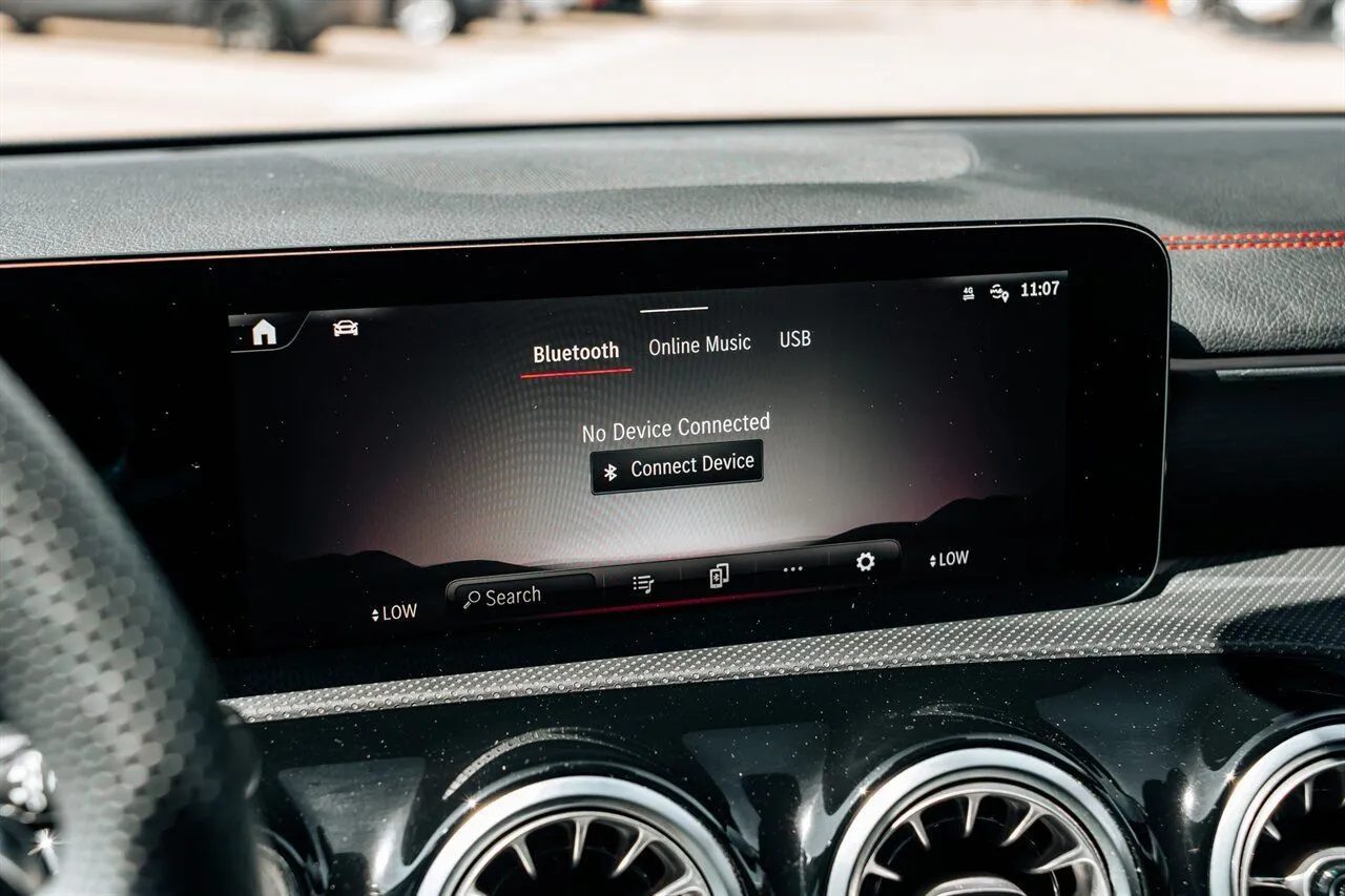 Mercedes-Benz CLA photo 36