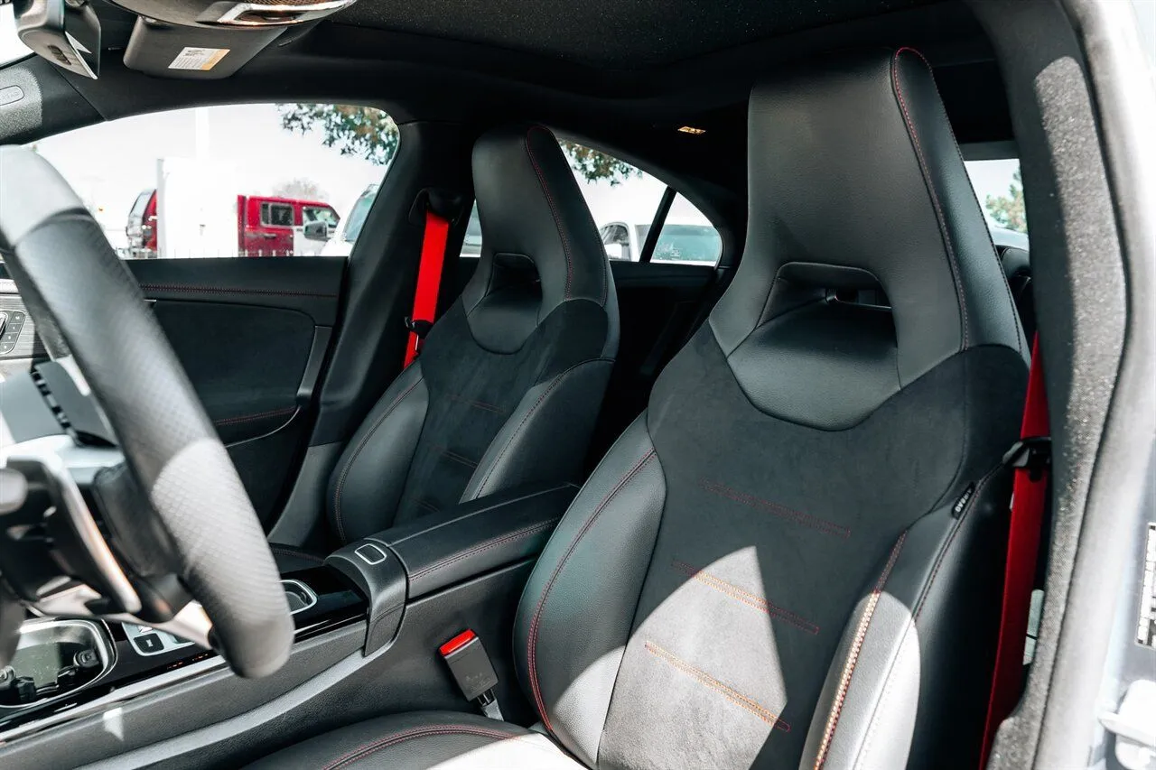 Mercedes-Benz CLA photo 23