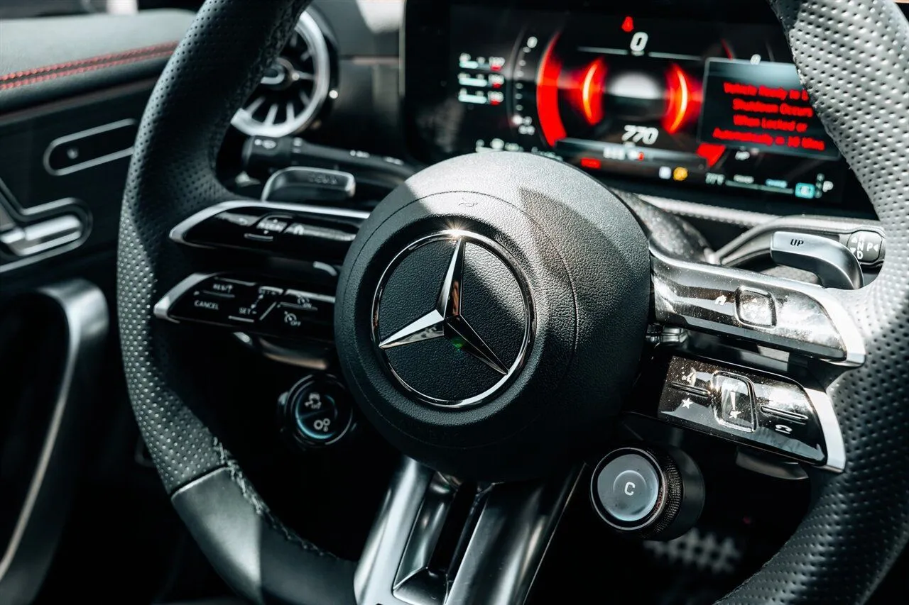 Mercedes-Benz CLA photo 30