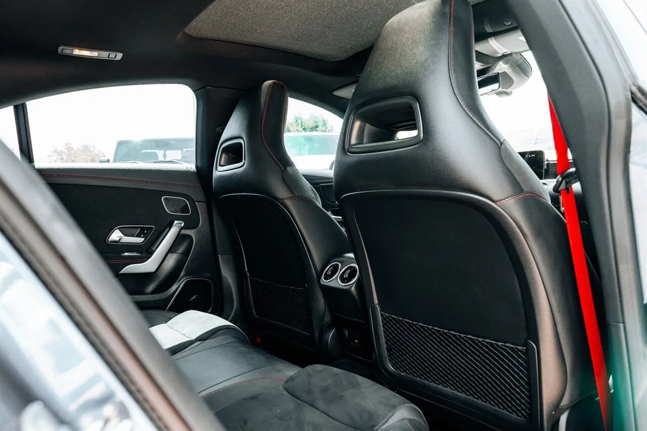 Mercedes-Benz CLA photo 52