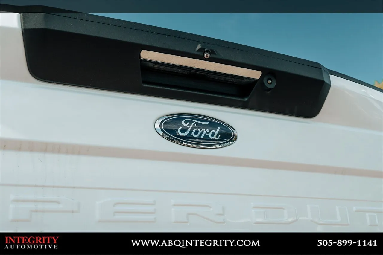 Ford F-250SD photo 17