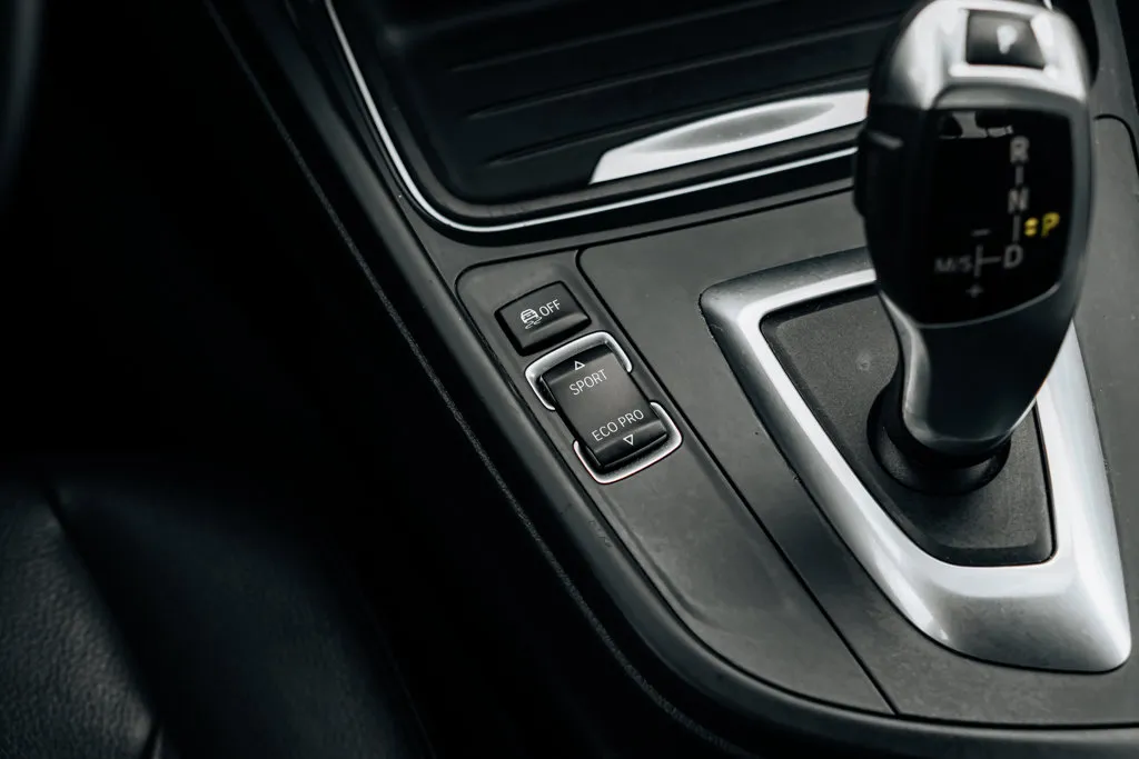 BMW 3 Series photo 34