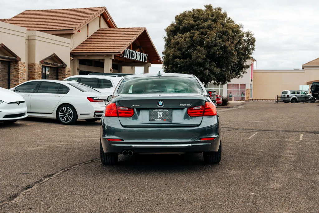 BMW 3 Series photo 6