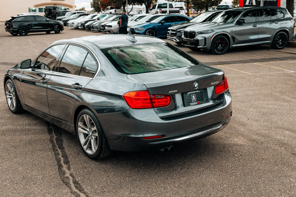 BMW 3 Series photo 17