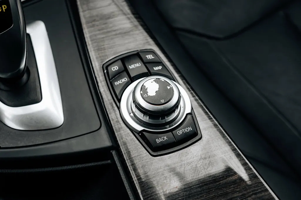 BMW 3 Series photo 35