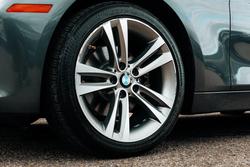 BMW 3 Series photo 11