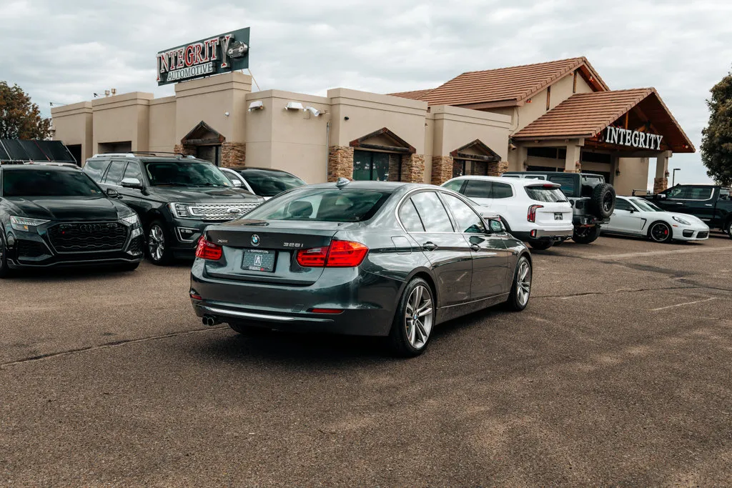 BMW 3 Series photo 7