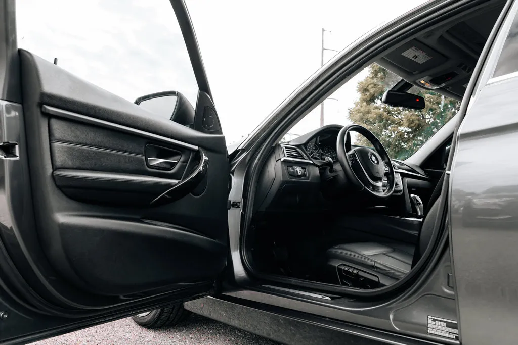 BMW 3 Series photo 22