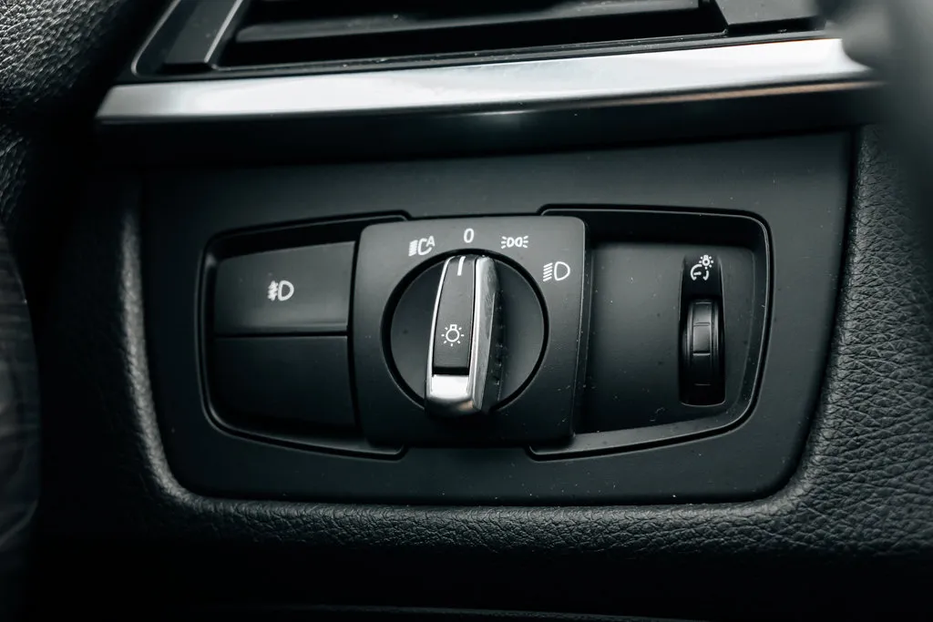 BMW 3 Series photo 26