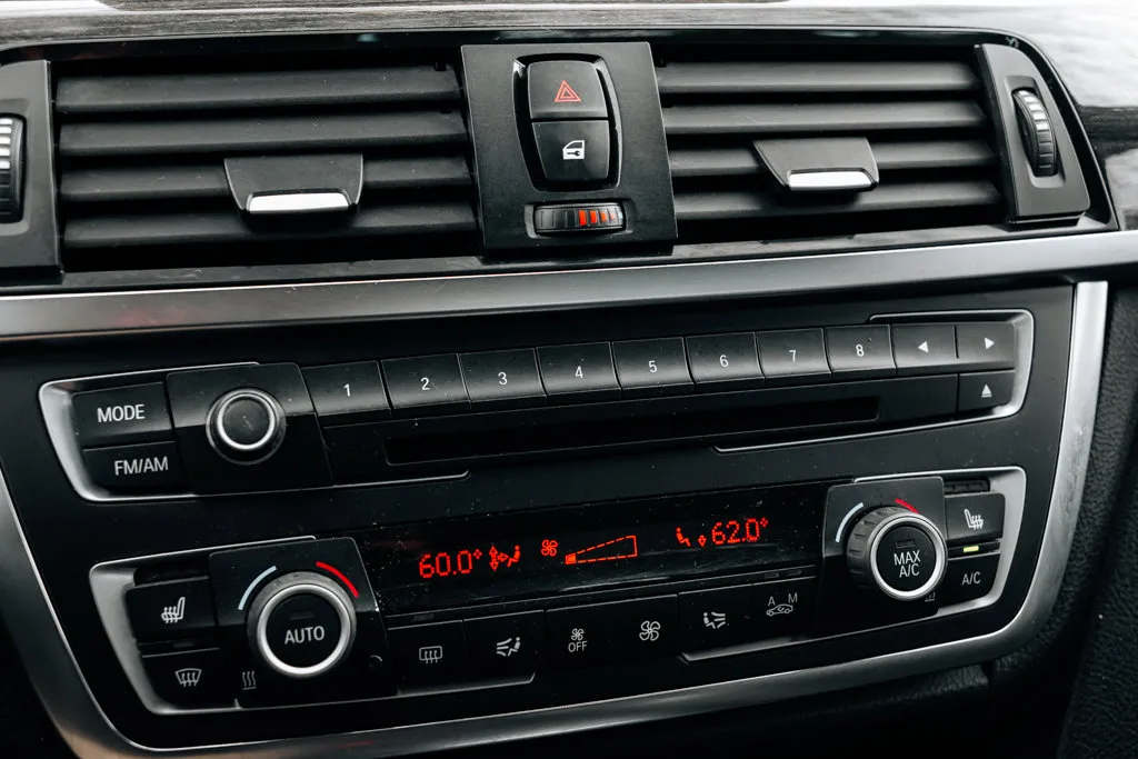 BMW 3 Series photo 30