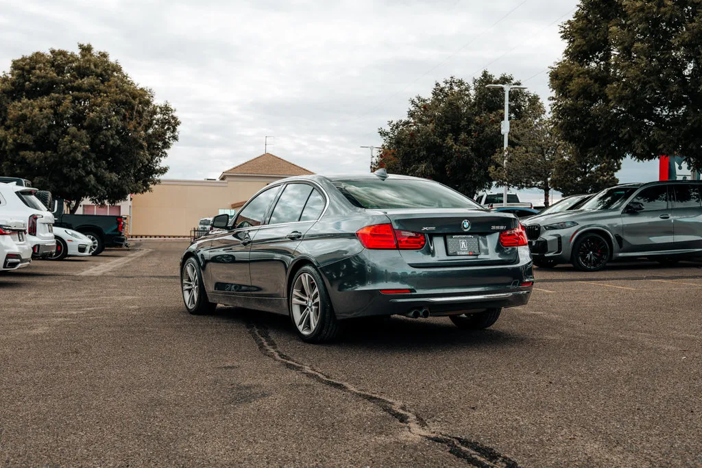 BMW 3 Series photo 5