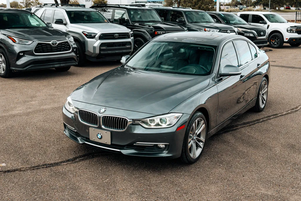 BMW 3 Series photo 12