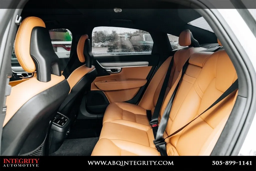 Volvo S90 photo 39