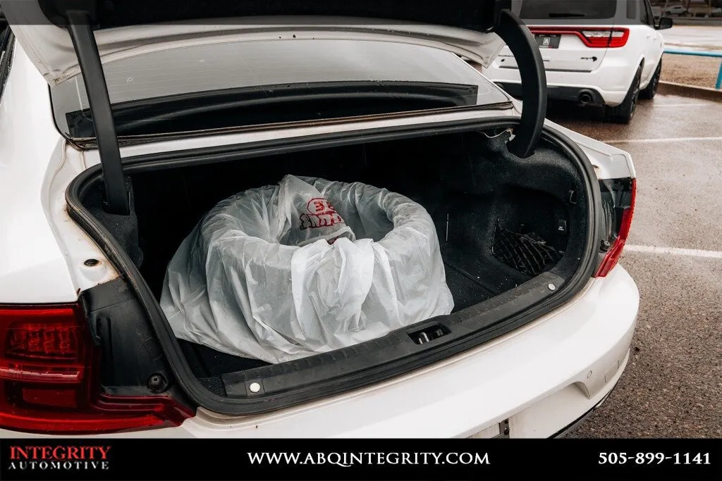 Volvo S90 photo 42