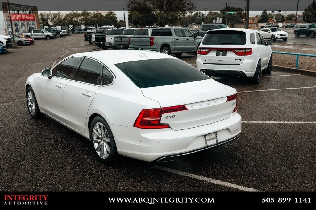 Volvo S90 photo 17