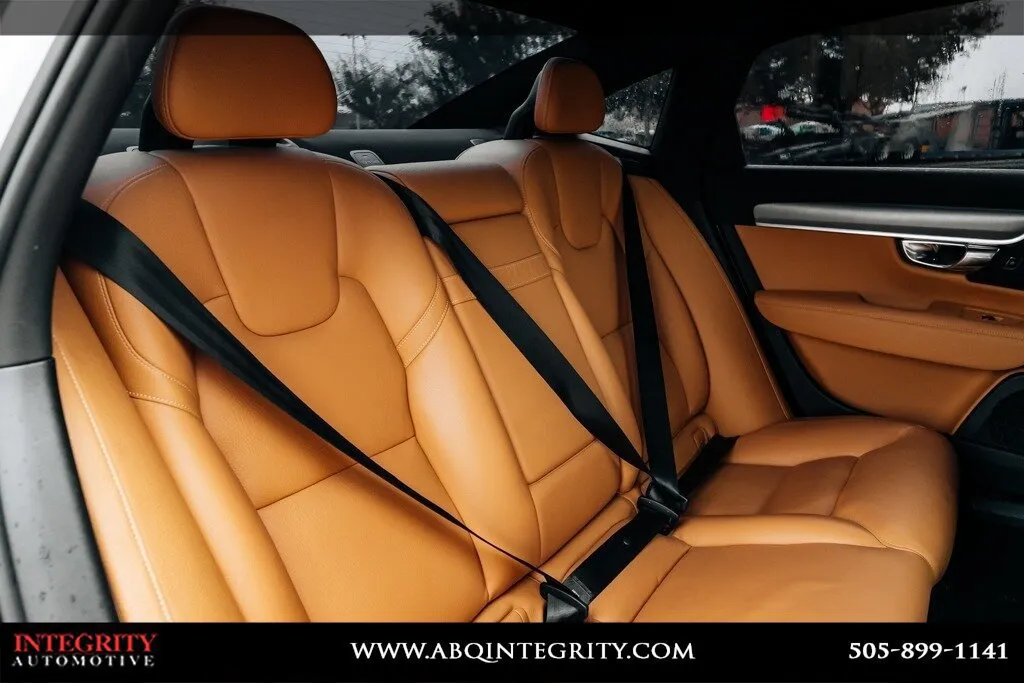 Volvo S90 photo 47