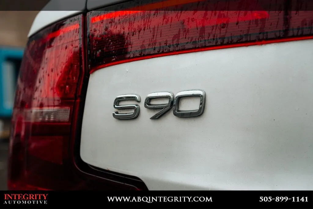 Volvo S90 photo 16