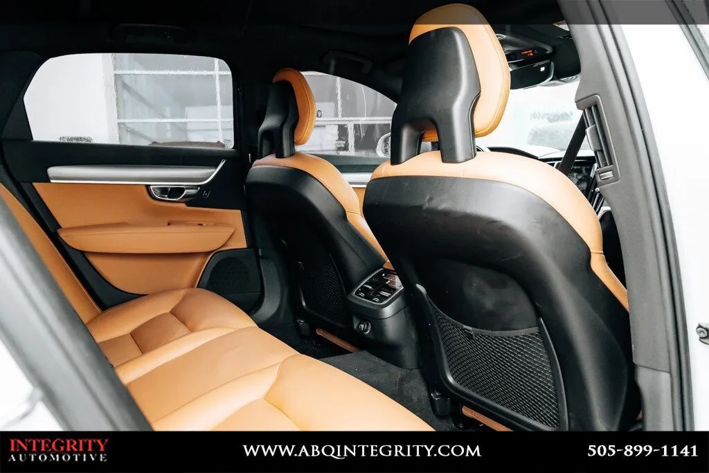 Volvo S90 photo 45