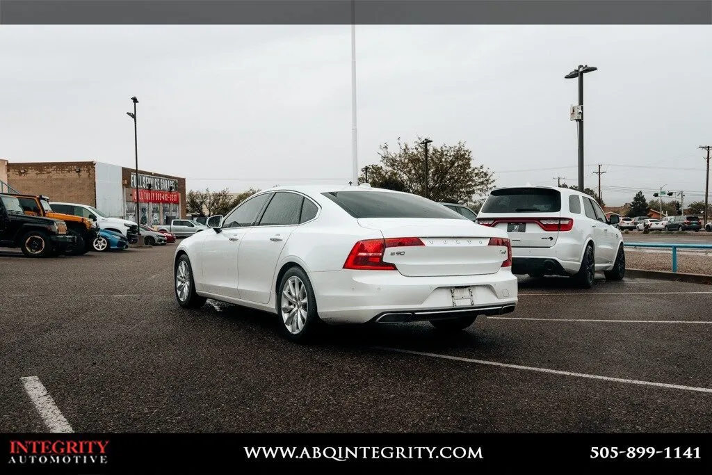 Volvo S90 photo 5