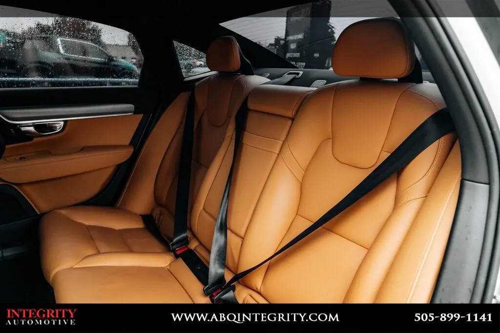 Volvo S90 photo 40