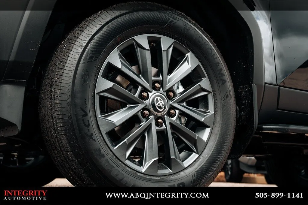 Toyota Land Cruiser photo 11