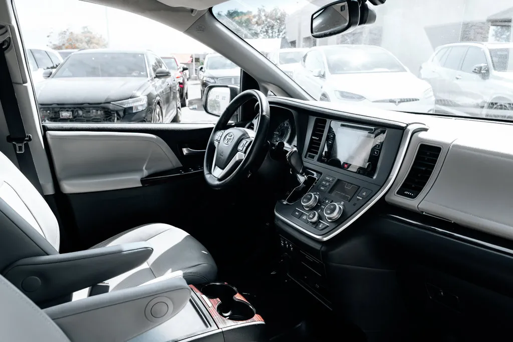 Toyota Sienna photo 54
