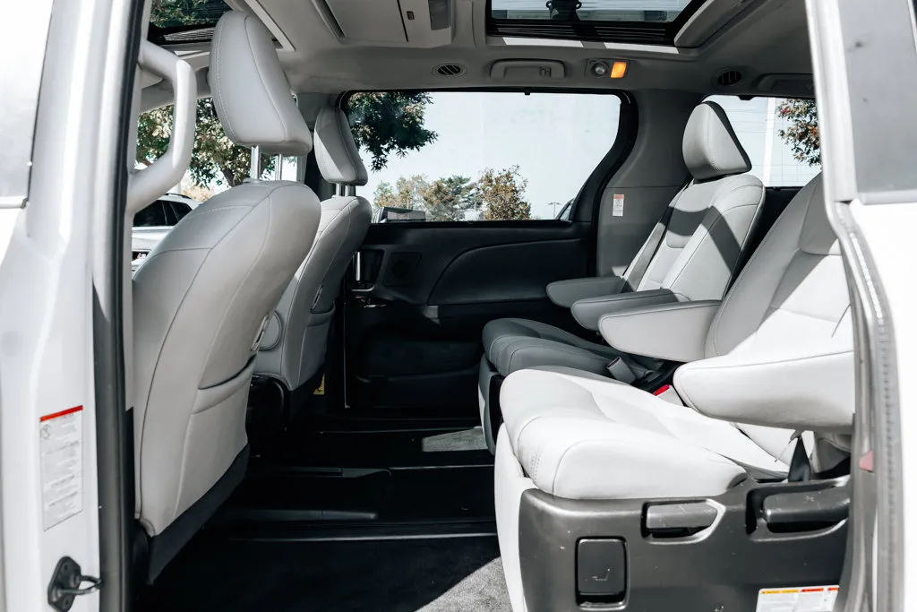 Toyota Sienna photo 40
