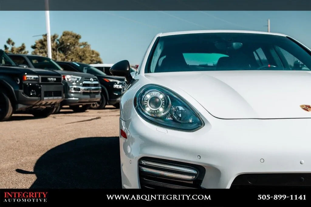 Porsche Panamera photo 9