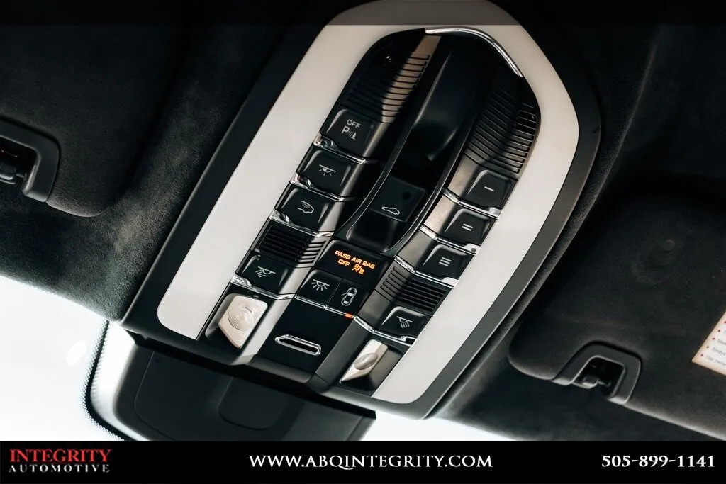 Porsche Panamera photo 36