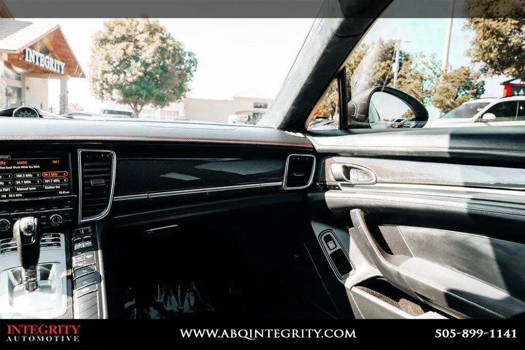 Porsche Panamera photo 22