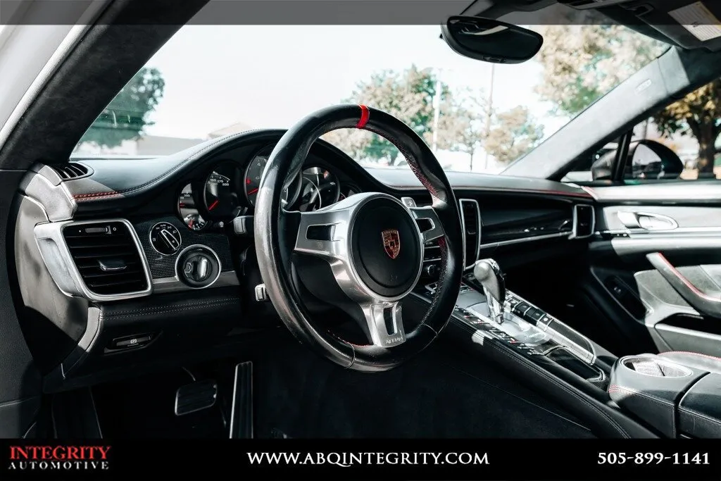 Porsche Panamera photo 18