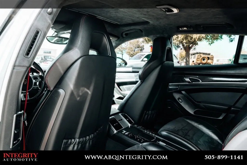 Porsche Panamera photo 40
