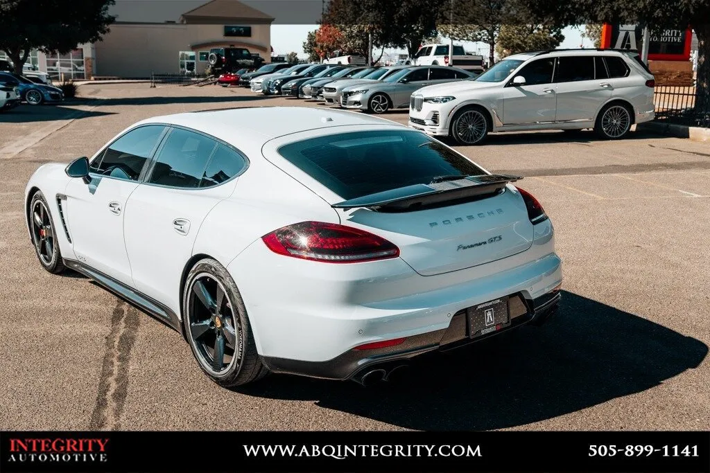 Porsche Panamera photo 17