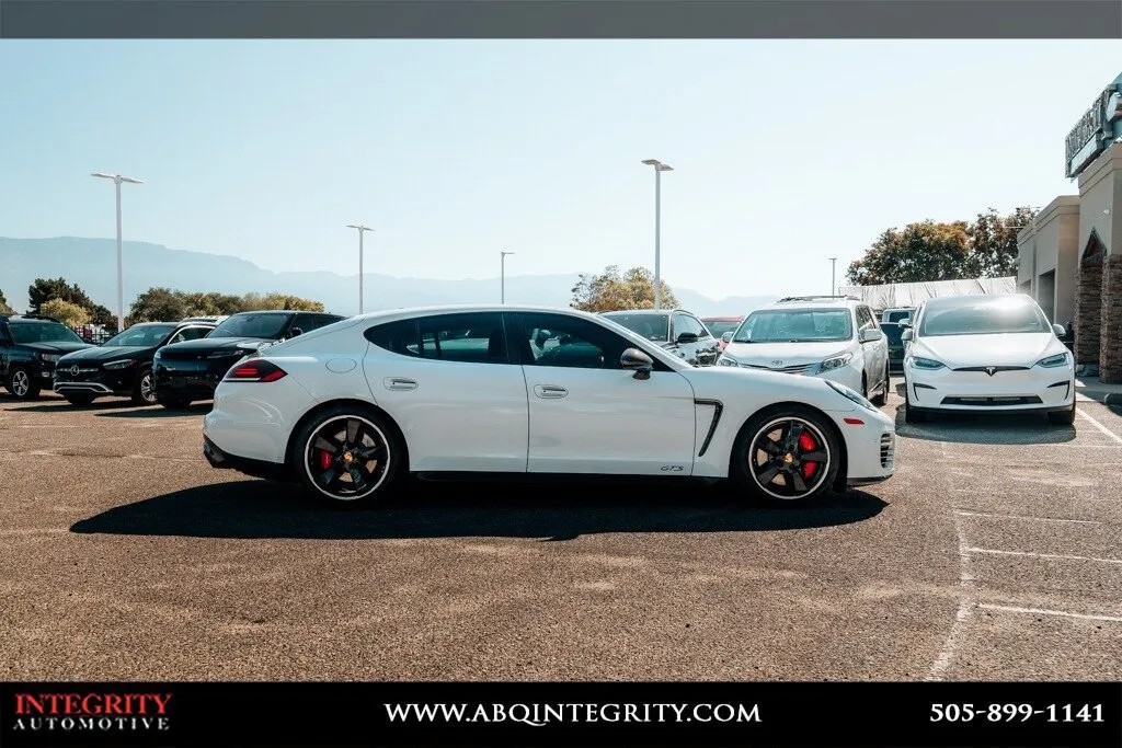 Porsche Panamera photo 8