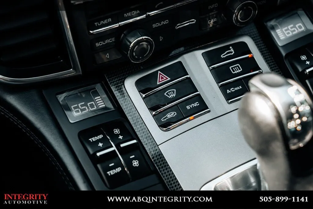 Porsche Panamera photo 32