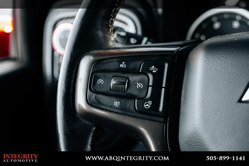 Chevrolet Silverado photo 34