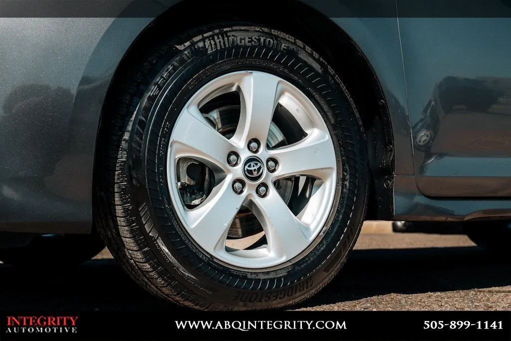Toyota Sienna photo 11