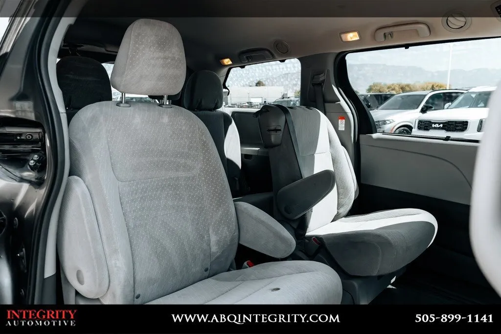 Toyota Sienna photo 43