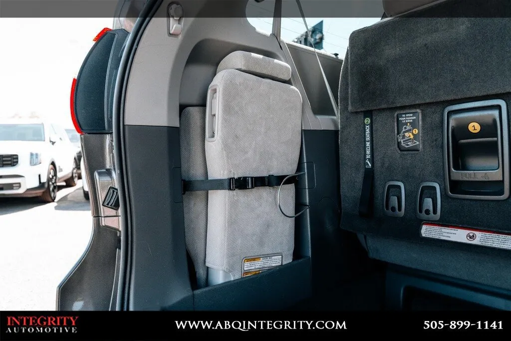Toyota Sienna photo 42