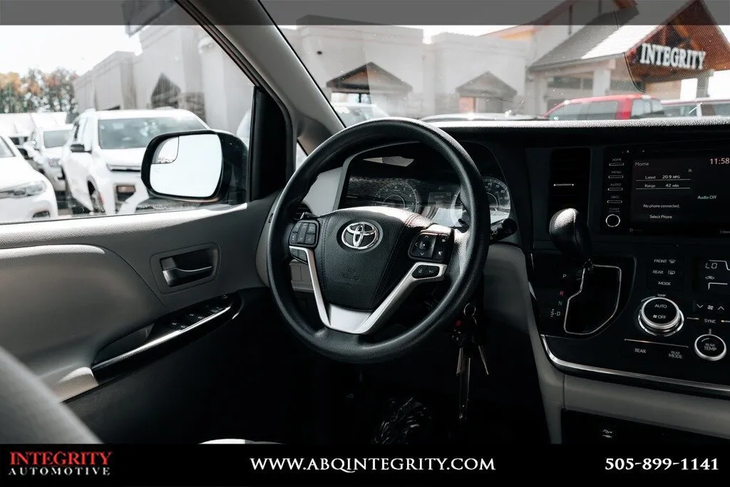 Toyota Sienna photo 21
