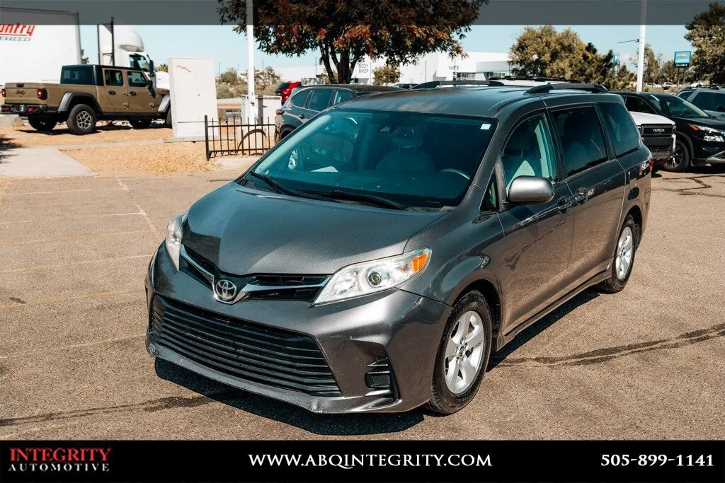 Toyota Sienna photo 12