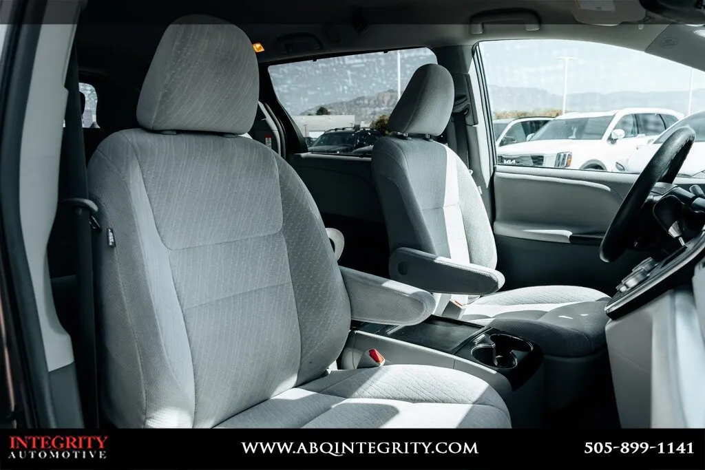 Toyota Sienna photo 49