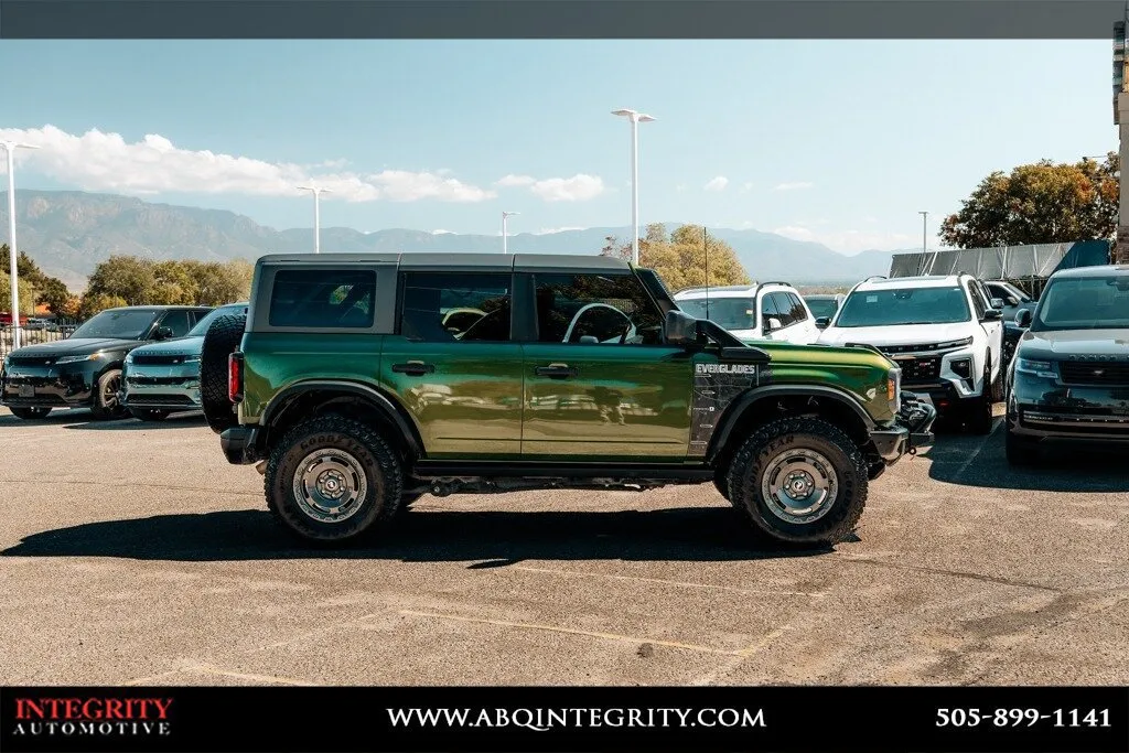 Ford Bronco photo 8
