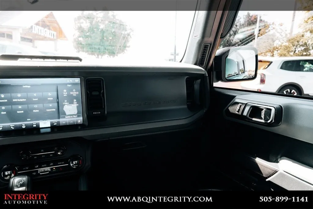 Ford Bronco photo 25