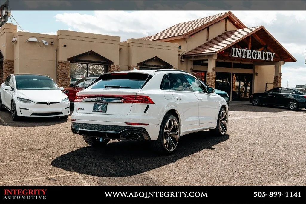 Audi RS Q8 photo 7