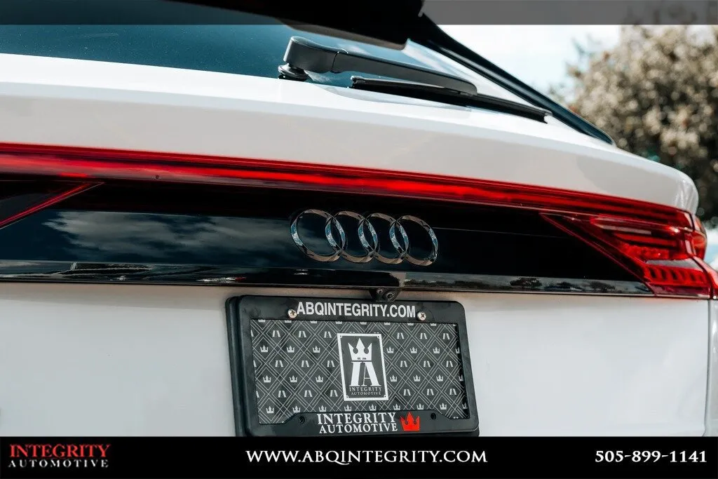 Audi RS Q8 photo 16