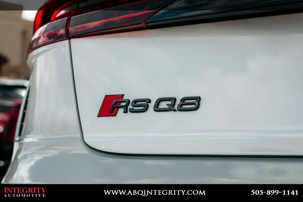 Audi RS Q8 photo 15