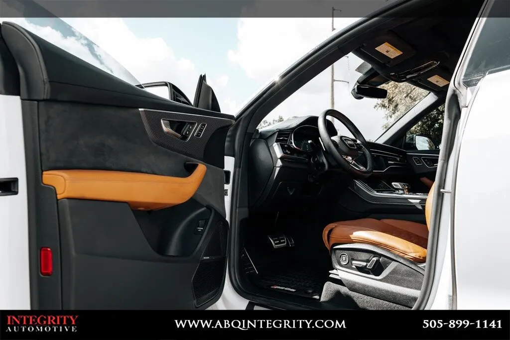 Audi RS Q8 photo 22